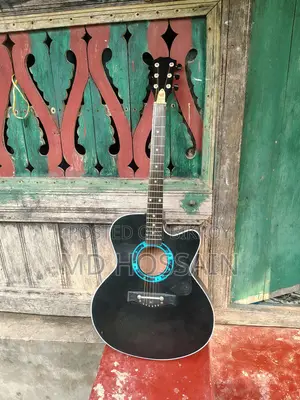 Acoustic Guitar for Sale (Good Condition)