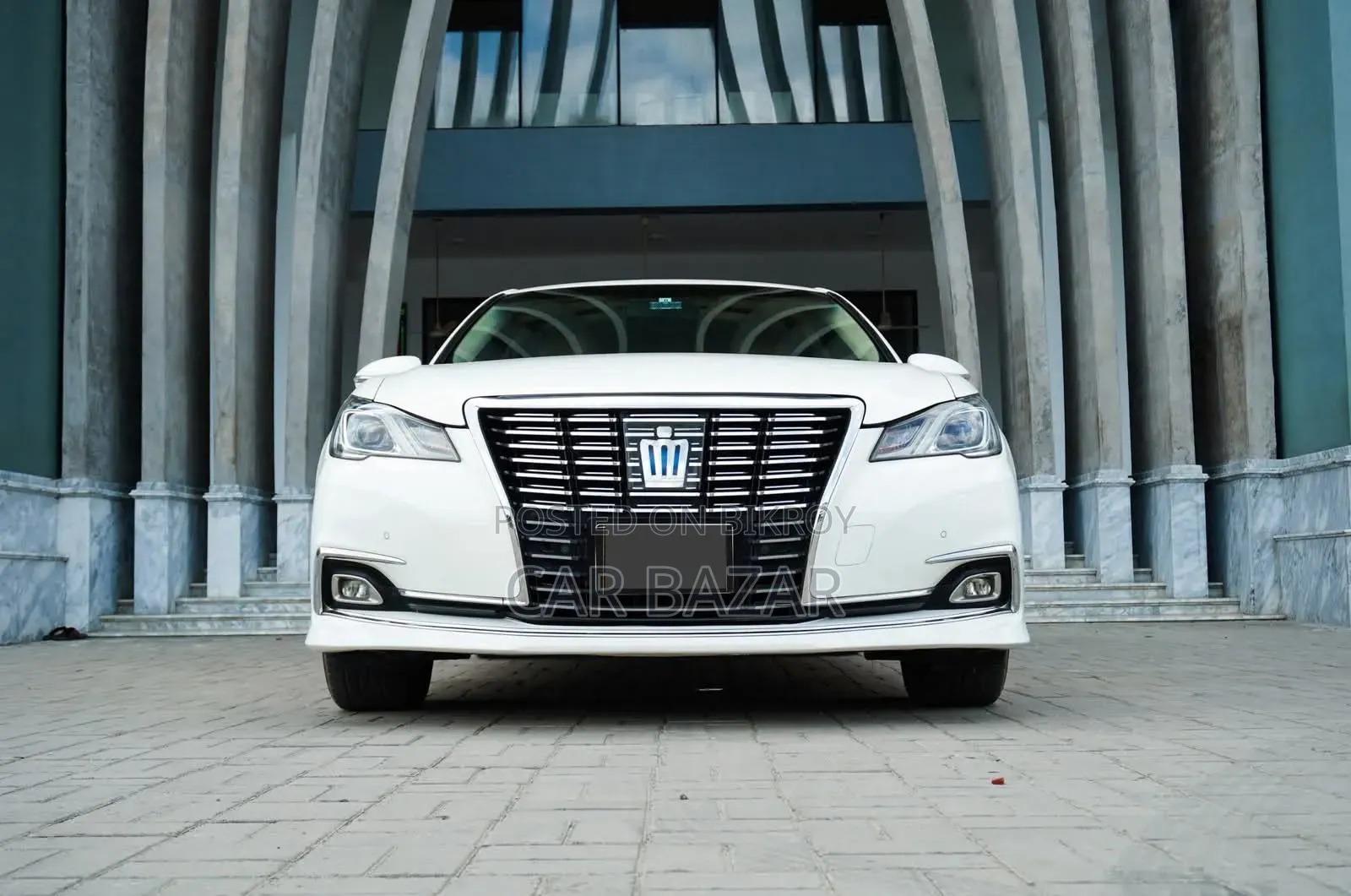 Toyota Crown 2016 Pearl