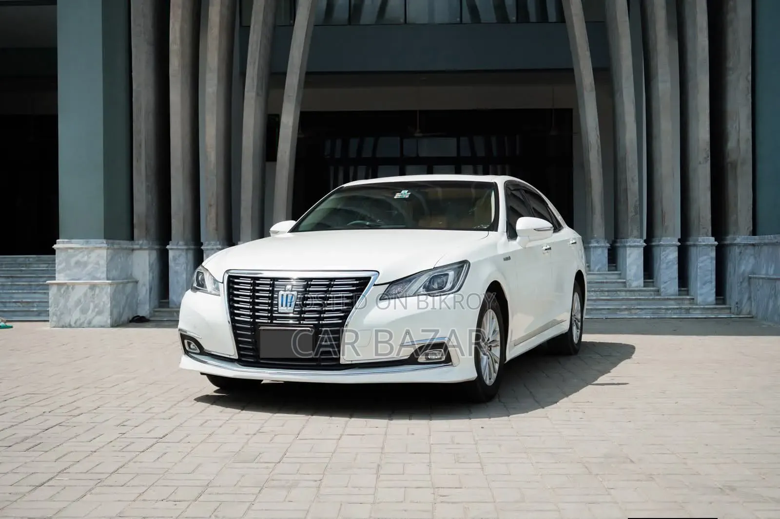 Toyota Crown 2016 Pearl