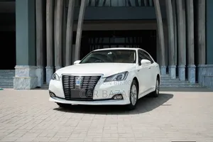 Toyota Crown 2016 Pearl