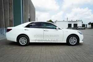 Toyota Crown 2016 Pearl