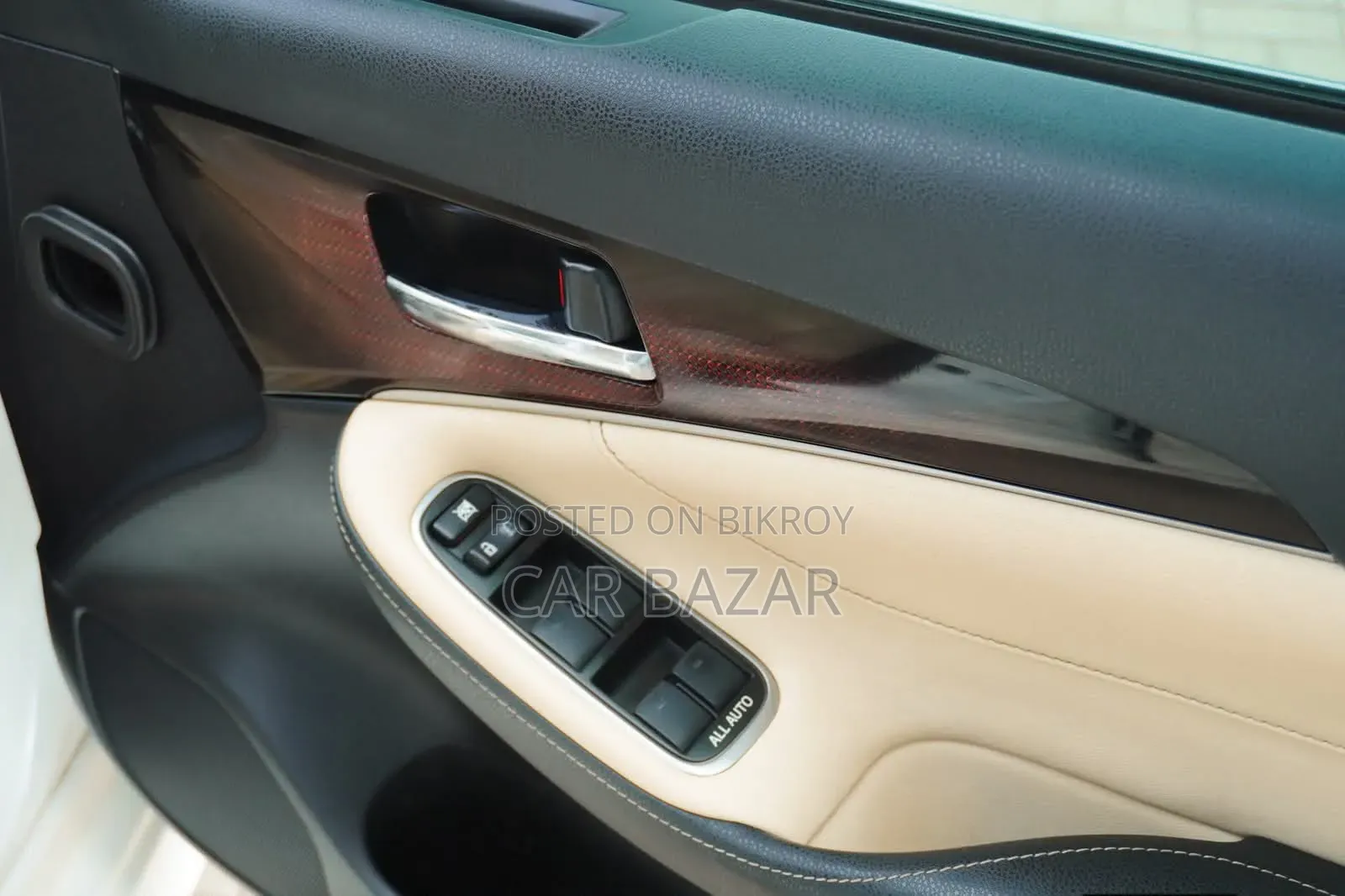 Toyota Crown 2016 Pearl