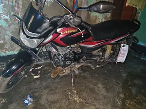 বাজাজ প্লাটিনা ১১০ ২০২৪ কালো