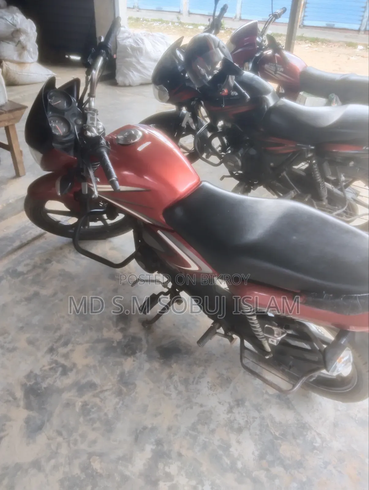 হোন্ডা সিবি ২০১৬ লাল