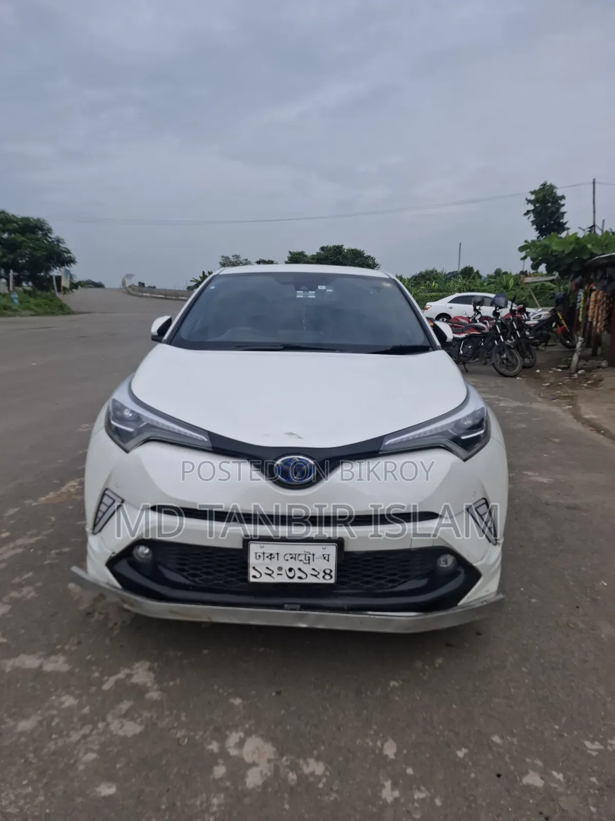 টয়োটা সি-এইচআর এক্সএলই প্রিমিয়াম এফডব্লিউডি (২.০এল ৪সাইল ২এএম) ২০১৮ সাদা