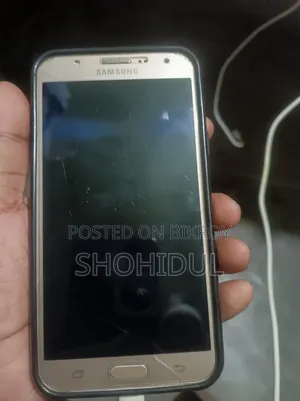 স্যামসাং গ্যালাক্সি জে৭ ৩২ জিবি গোল্ড