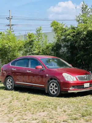 নিসান সিলফি ২০০৫ মেরুন