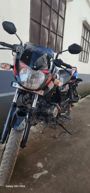 বাজাজ পালসার ১৫০ ২০১৭ ব্ল্যাক