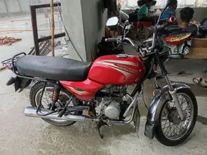 বাজাজ বক্সার ১০০ ২০১০ লাল