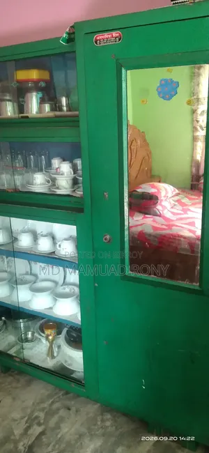 স্টিল আলমারি এক দরজা + পাঁচ থাক বিশিষ্ট