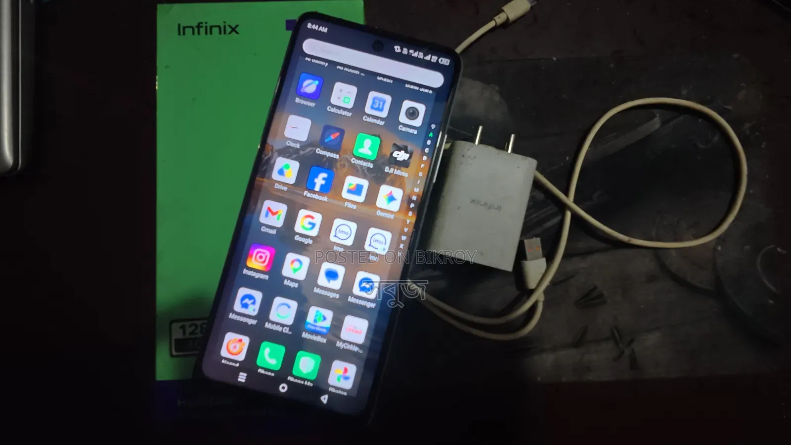 ইনফিনিক্স হট ৩০ ১২৮ জিবি সাদা
