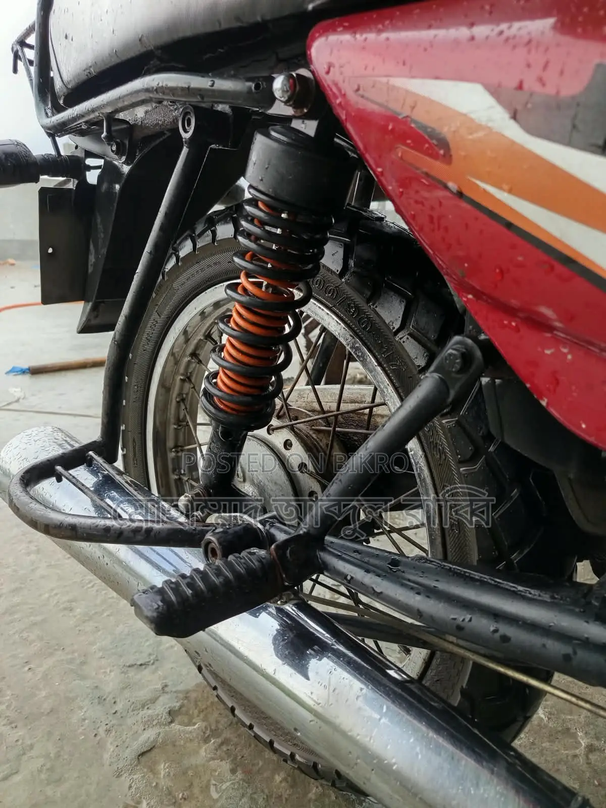 বাজাজ বক্সার ১০০ ২০১০ লাল