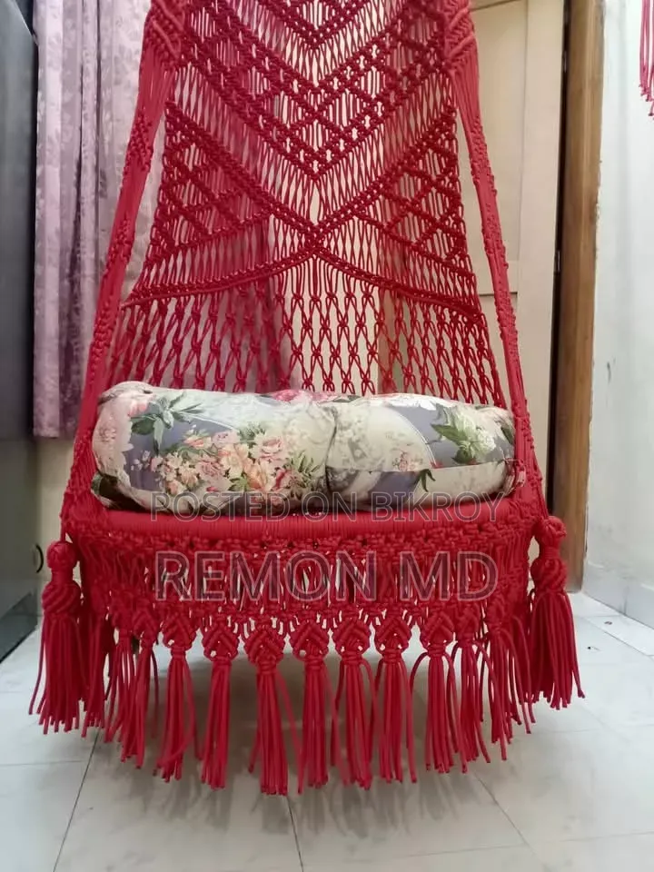 একটি বড় দোলনা
