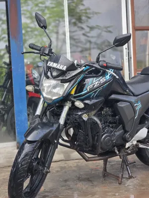 ইয়ামাহা এফজেডএস ভি২ ২০১৮ কালো
