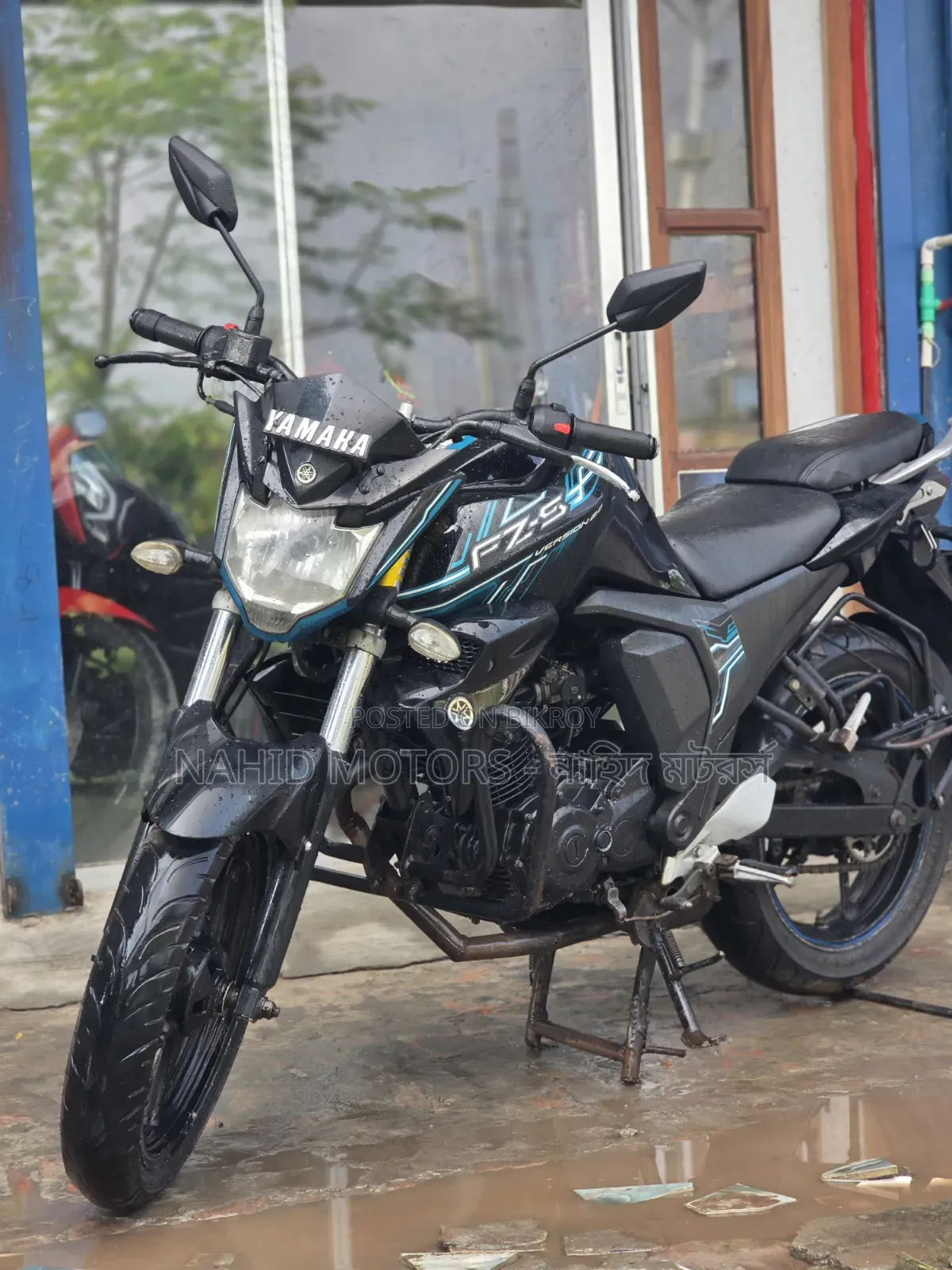 ইয়ামাহা এফজেডএস ভি২ ২০১৮ কালো