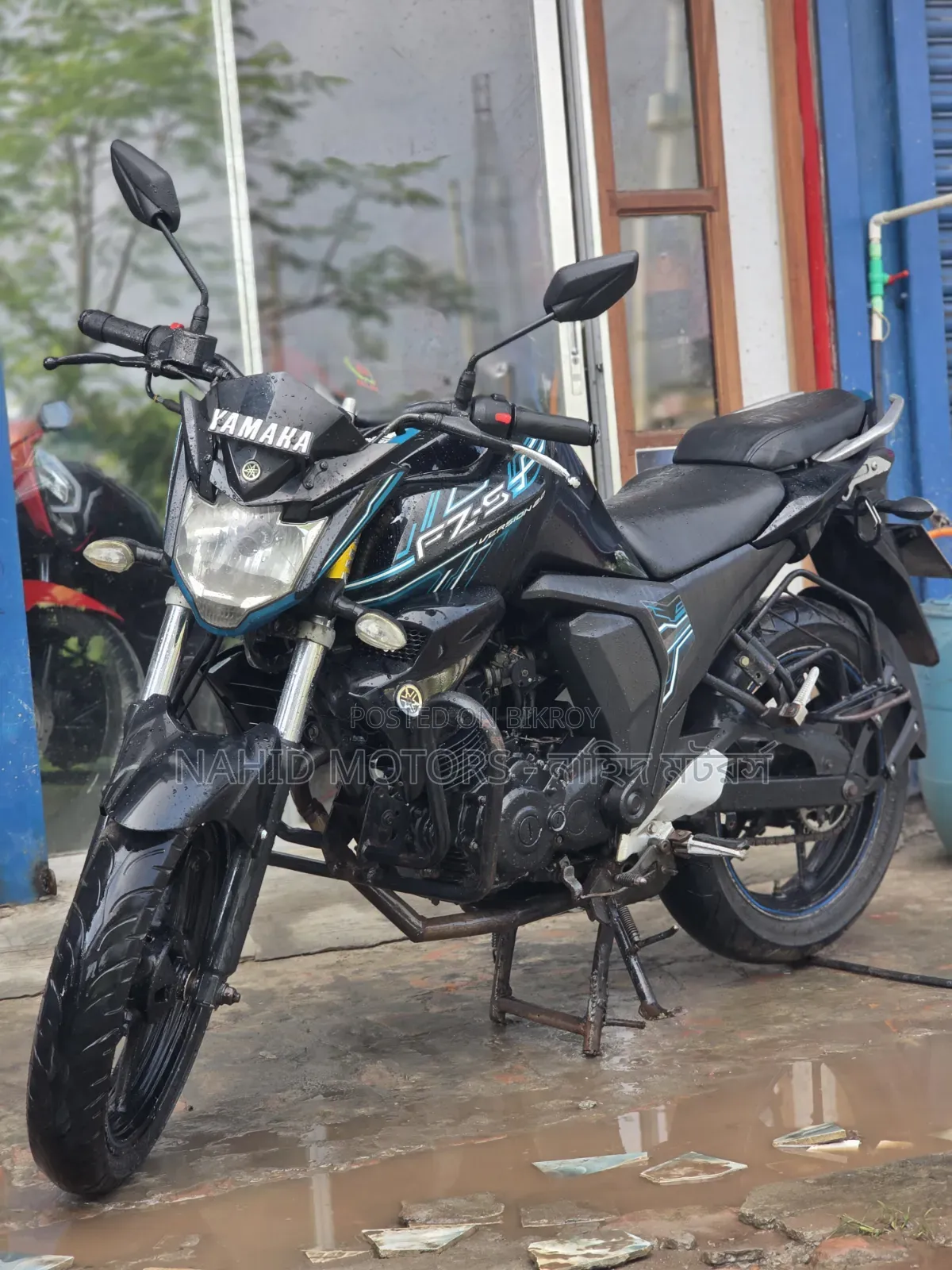 ইয়ামাহা এফজেডএস ভি২ ২০১৮ কালো