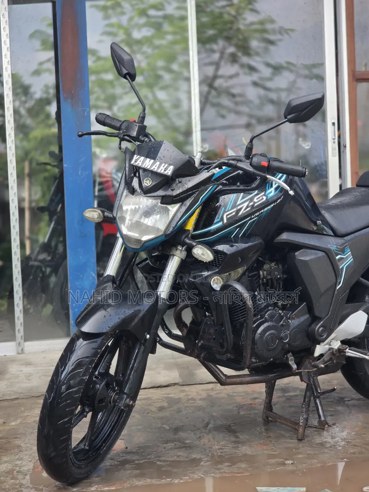 ইয়ামাহা এফজেডএস ভি২ ২০১৮ কালো