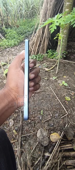 ইনফিনিক্স হট ৩০আই ১২৮ জিবি হোয়াইট