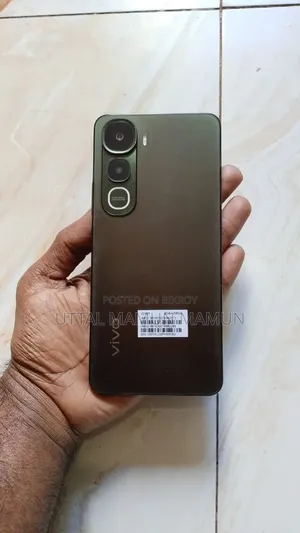 Vivo Y400 ২৫৬ জিবি