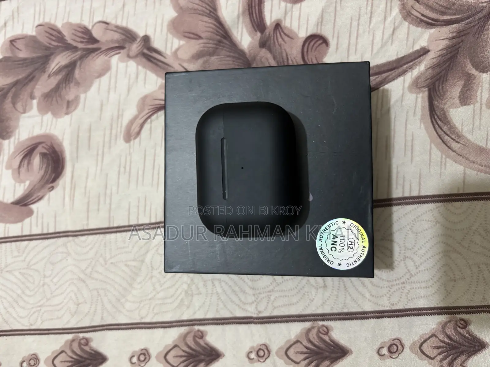 অ্যাপল এয়ারবাডস জেবিএল মিনি সাউন্ডবক্স