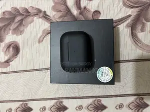 অ্যাপল এয়ারবাডস জেবিএল মিনি সাউন্ডবক্স