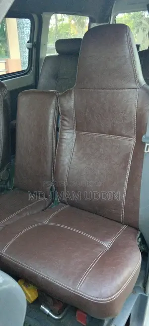 টয়োটা নোয়া ২০০৩ সাদা