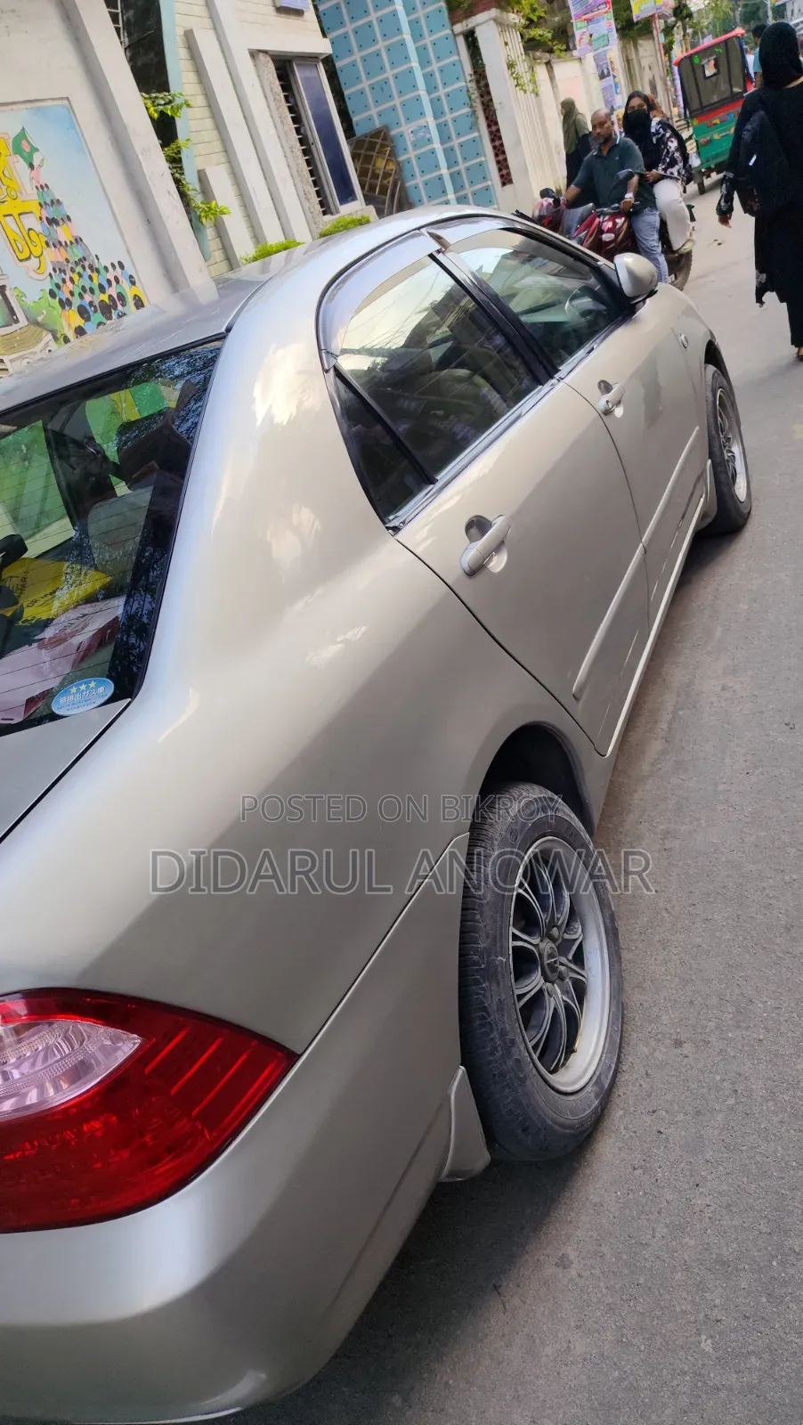 টয়োটা করোল্লা ২০০৪ সিলভার