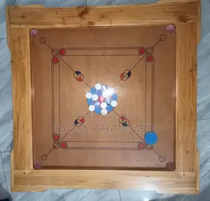 ক্যারম বোর্ড