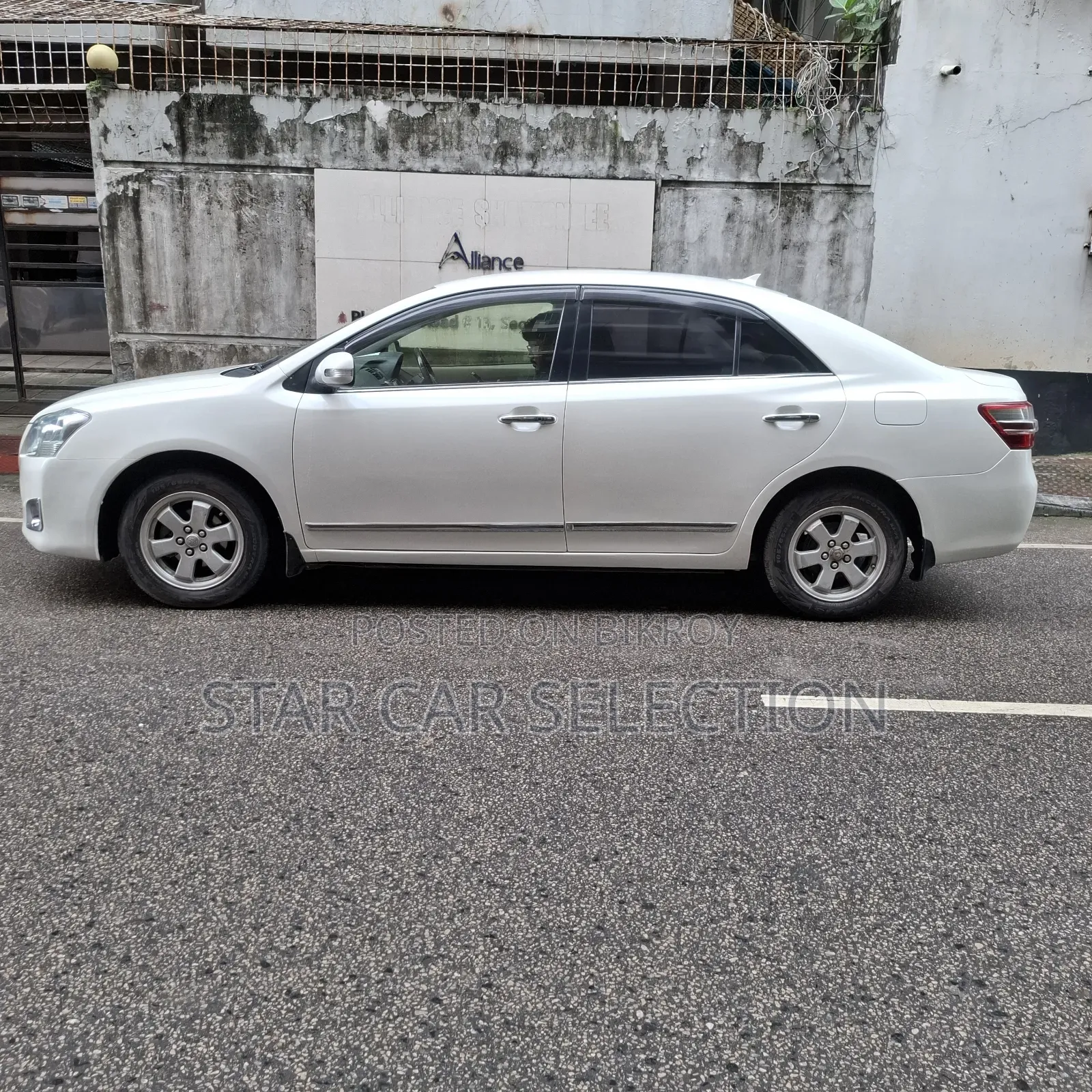 Toyota Premio 2012 Pearl