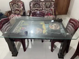 ডাইনিং টেবিল