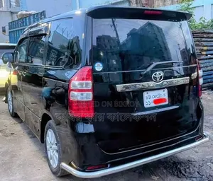 টয়োটা নোয়া ২০০৯ কালো