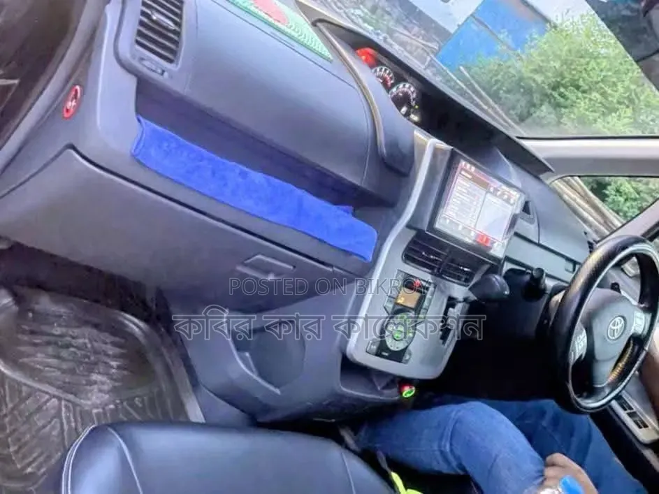 টয়োটা নোয়া ২০০৯ কালো