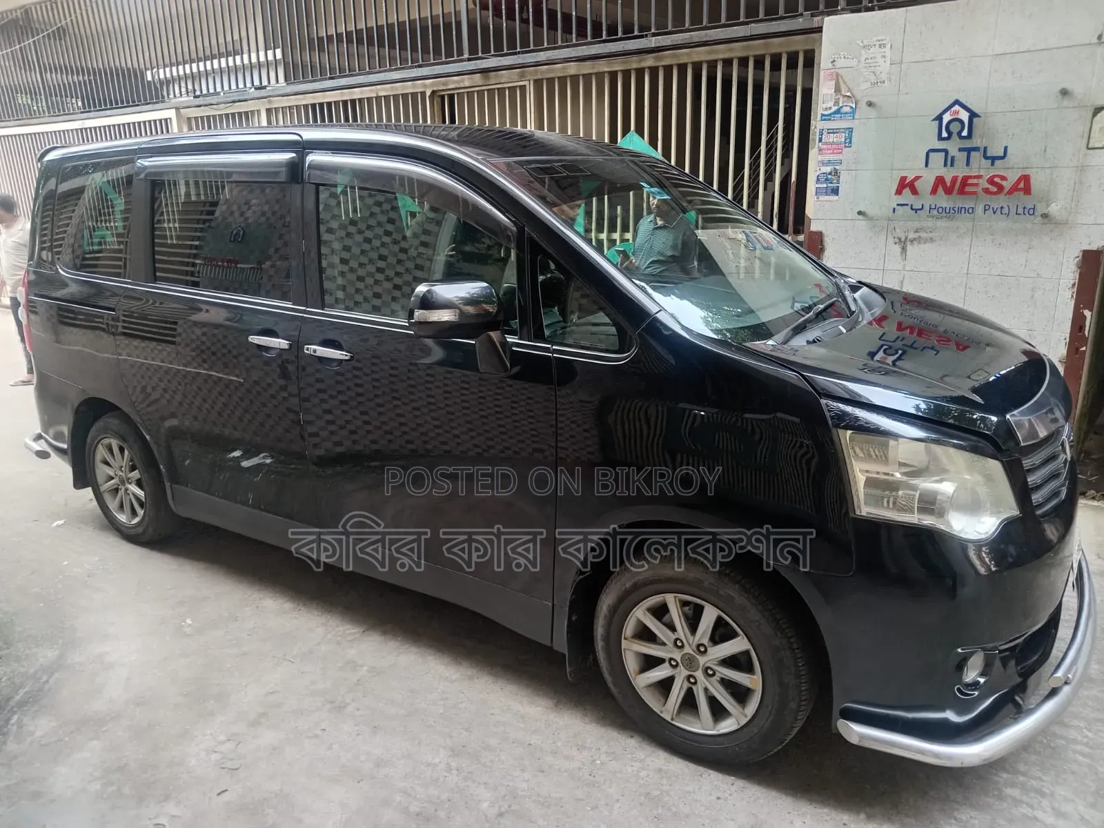টয়োটা নোয়া ২০০৯ কালো