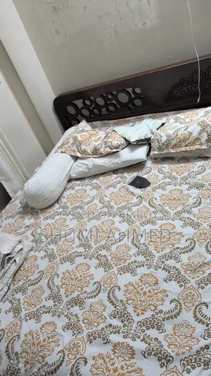 খাট বিক্রয় করা হবে।