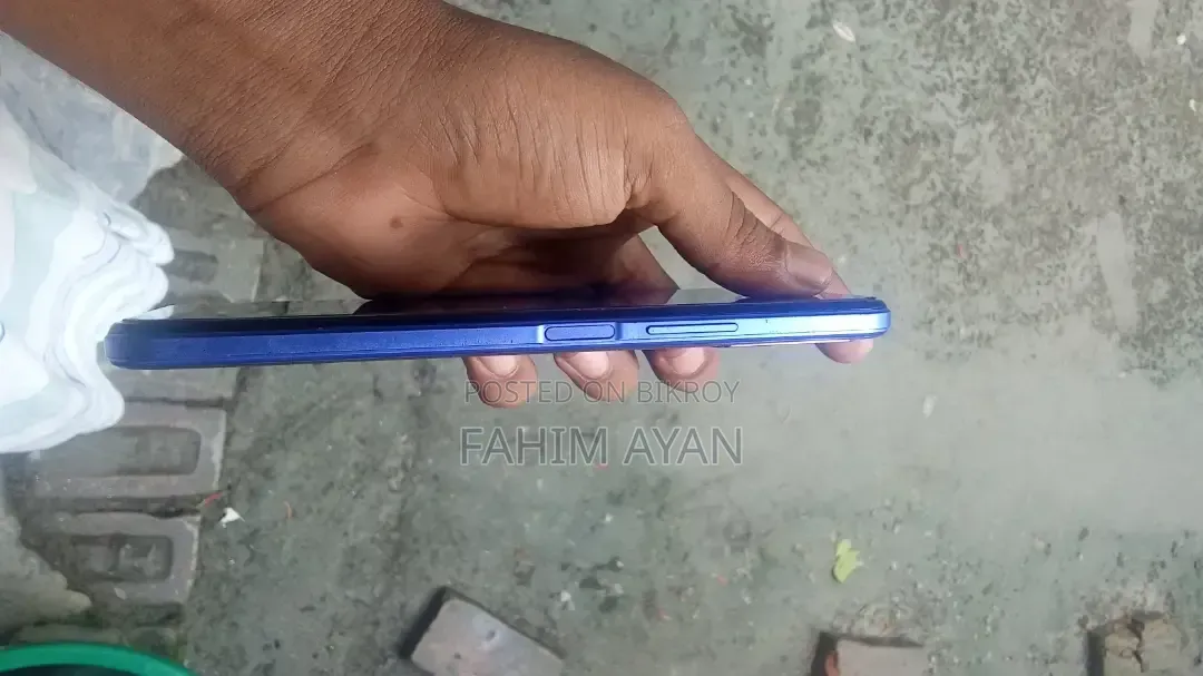 Vivo Y21 64 GB Blue