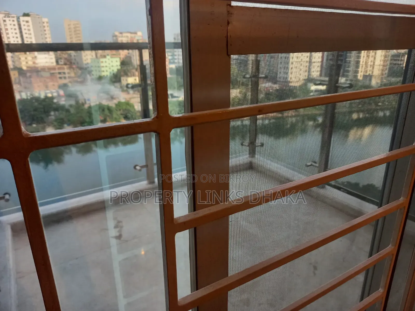 গুলশানে ৩ বেডরুমের অ্যাপার্টমেন্ট বিক্রয়