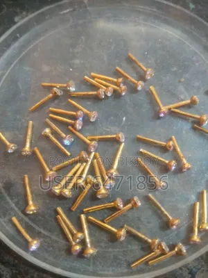 এক পাথরে নাকফুল