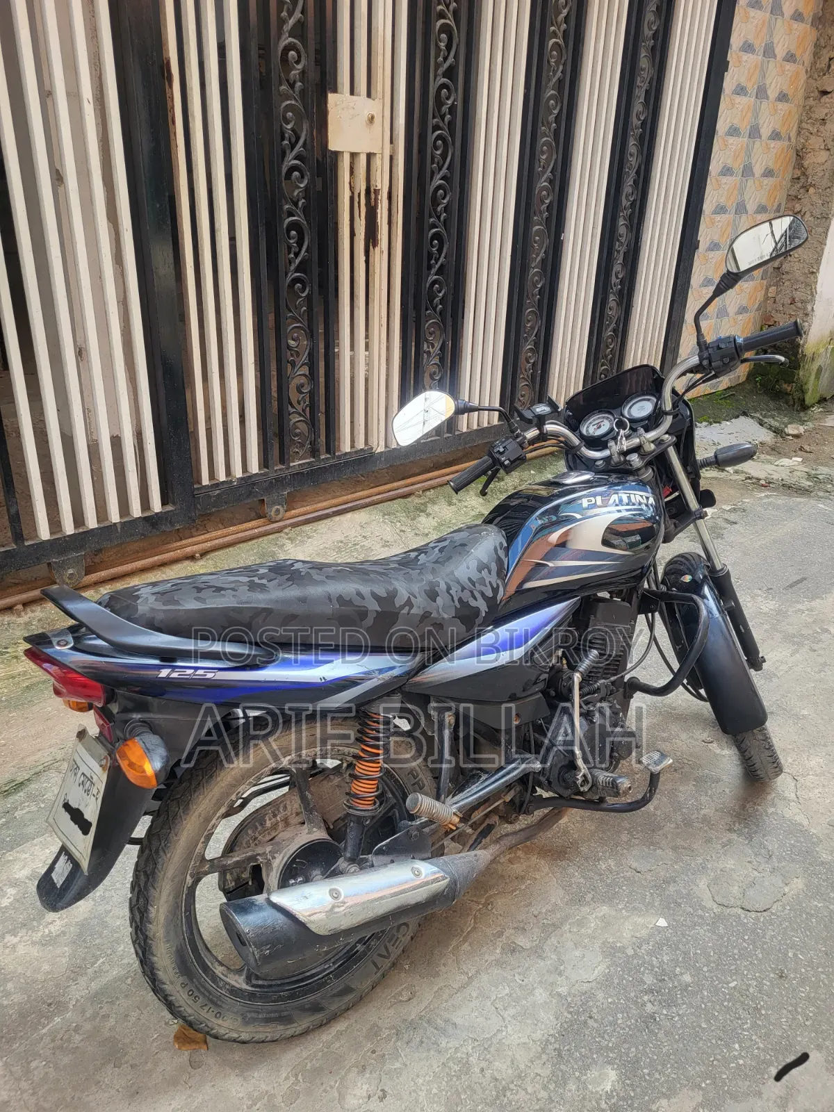 বাাজাজ প্ল্যাটিনা ১২৫ ২০১২ কালো