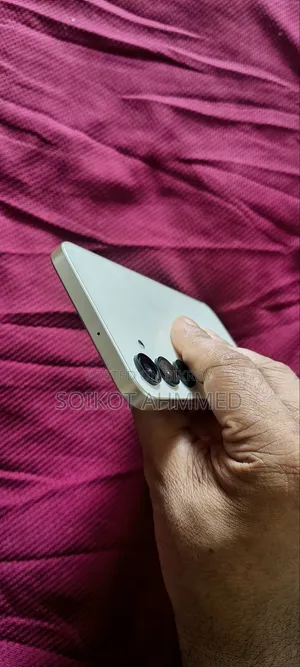 নতুন স্যামসাং গ্যালাক্সি এ১৬ ৫জি ২৫৬ জিবি গোল্ড