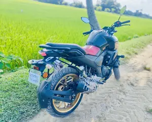 ইয়ামাহা এফজেডএস ভি৩ ২০২৪ ব্ল্যাক