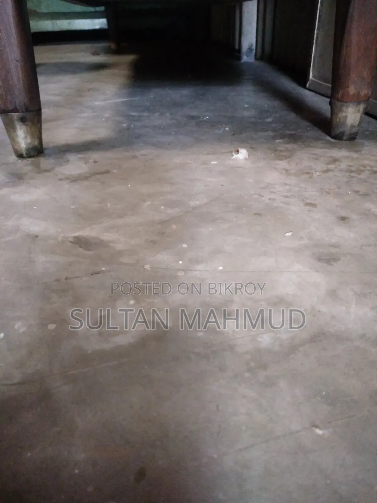 এন্টিক শোকেস ৬০ বছর পুরোনো