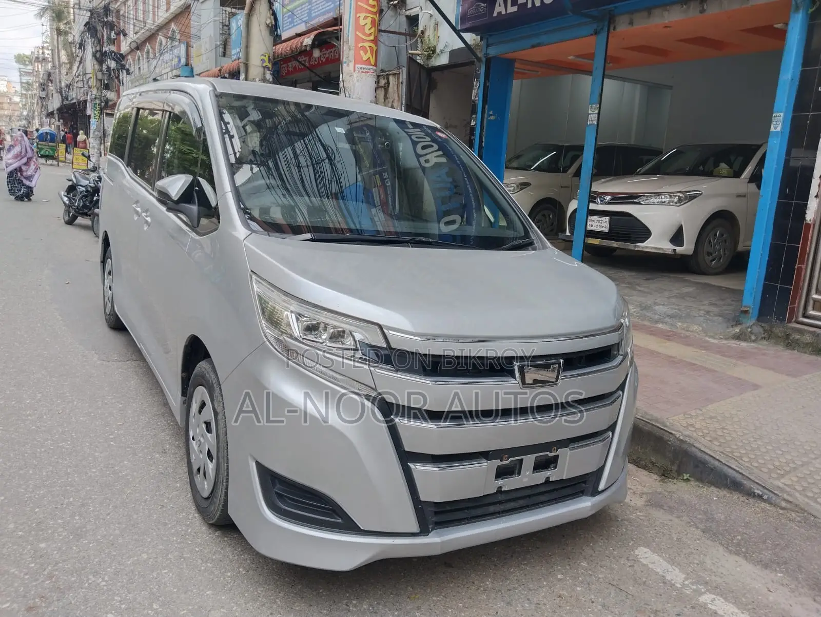 Toyota Noah 2.0 Four-Wheel Drive (8 Seater) 2021 Silver