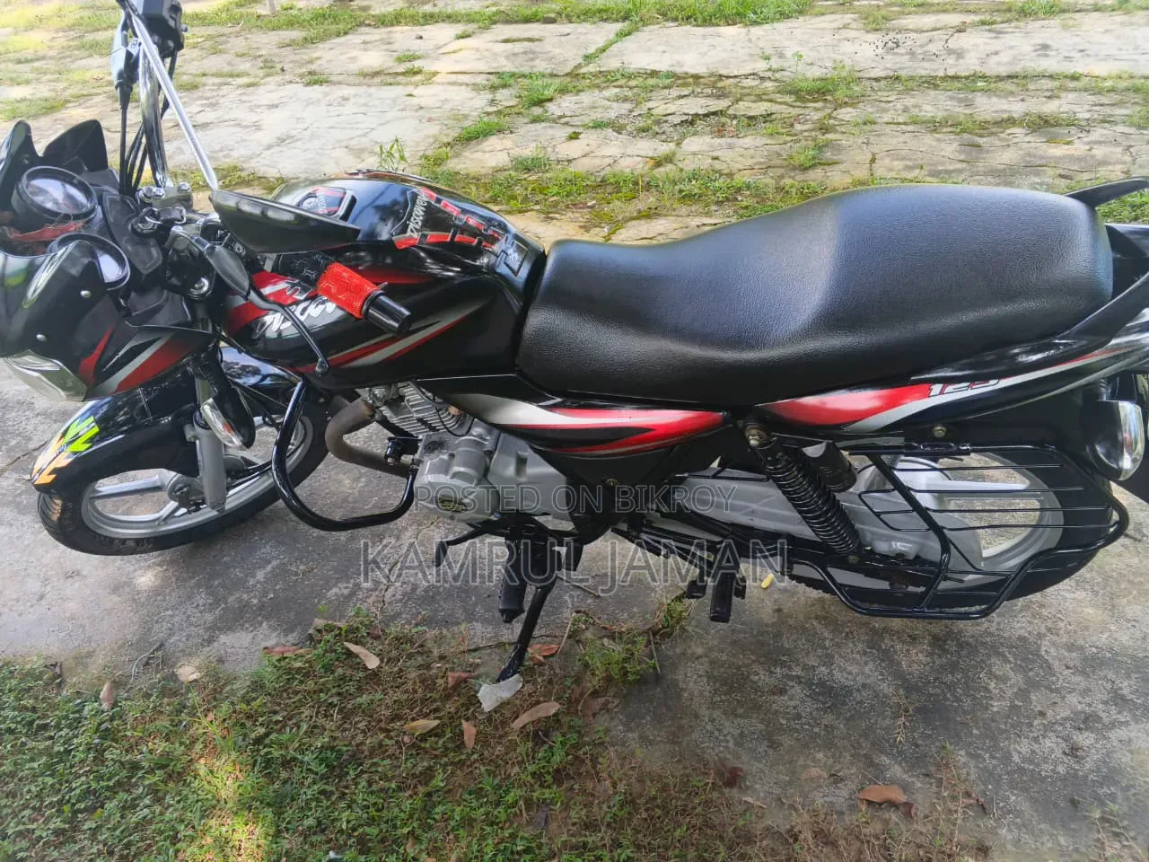 বাজাজ ডিসকভার ১২৫ ২০১৭ কালো