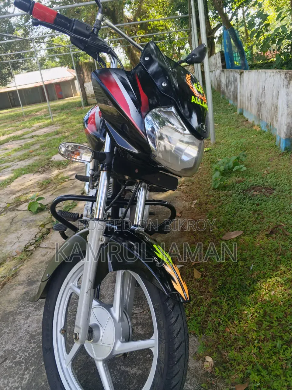 বাজাজ ডিসকভার ১২৫ ২০১৭ কালো