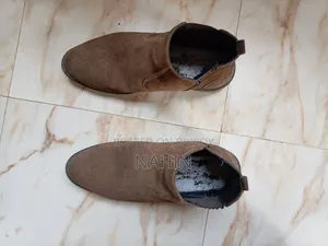 চেলসি বুট ৪২ সাইজ অলিভ কালার