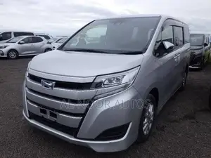 Toyota Noah 1.8 Front-Wheel Drive Hybrid (7 Seater) 2021 Silver