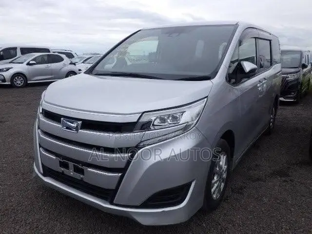 Toyota Noah 1.8 Front-Wheel Drive Hybrid (7 Seater) 2021 Silver