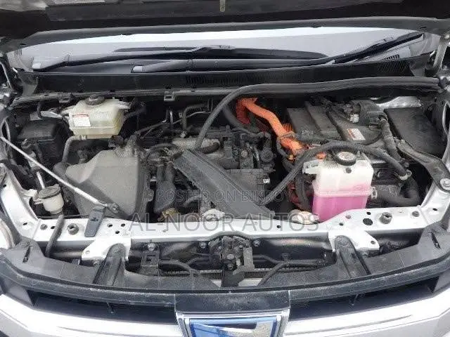 Toyota Noah 1.8 Front-Wheel Drive Hybrid (7 Seater) 2021 Silver
