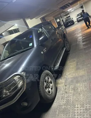 Toyota Hilux 2.5 D-4D 4X4 SRX 2010 Gray