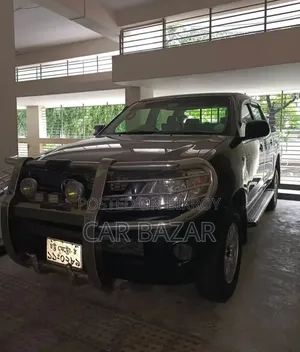 Toyota Hilux 2.5 D-4D 4X4 SRX 2010 Gray